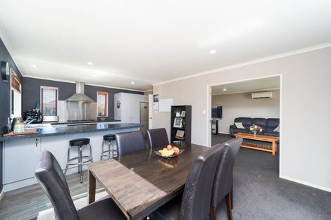 Photo of property in 23 Geneva Terrace, Kelvin Grove, Palmerston North, 4414