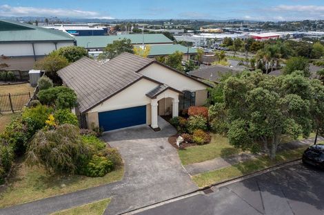 Photo of property in 6 Rush Creek Drive, Westgate, Auckland, 0614