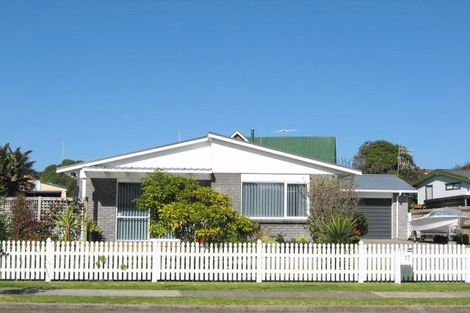 Photo of property in 17 Fishermans Drive, Coastlands, Whakatane, 3120