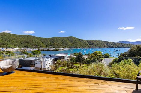Photo of property in 324a Waikawa Road, Waikawa, Picton, 7220