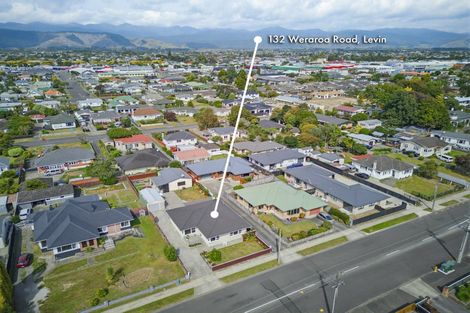 Photo of property in 132 Weraroa Road, Levin, 5510