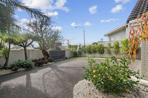 Photo of property in 2/317 Lake Road, Hauraki, Auckland, 0622