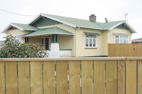 Photo of property in 608 Queen Street East, Levin, 5510
