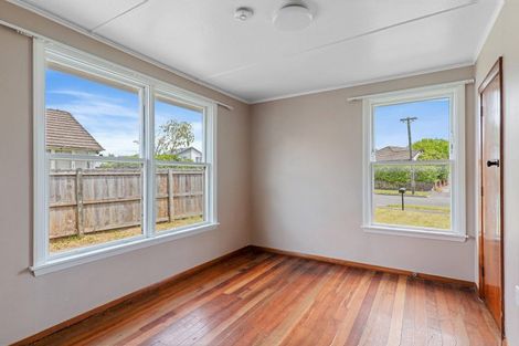 Photo of property in 14 Ealing Street, Northcote, Christchurch, 8052