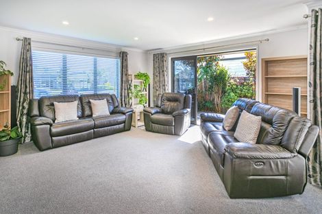 Photo of property in 136 Golden Shore Place, Coromandel, 3506
