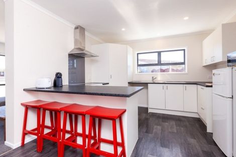 Photo of property in 12 Evelyn Place, Welbourn, New Plymouth, 4310