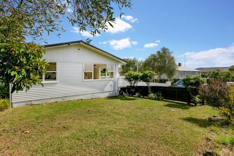 Photo of property in 2/4202a Great North Road, Glendene, Auckland, 0602