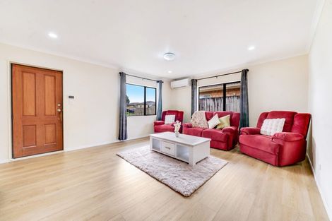 Photo of property in 16 Maadi Place, Papakura, 2110