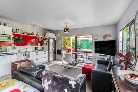 Photo of property in 134 Chelsea View Drive, Chatswood, Auckland, 0626