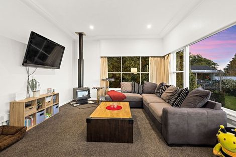 Photo of property in 1/13 Woodhouse Place, West Harbour, Auckland, 0618