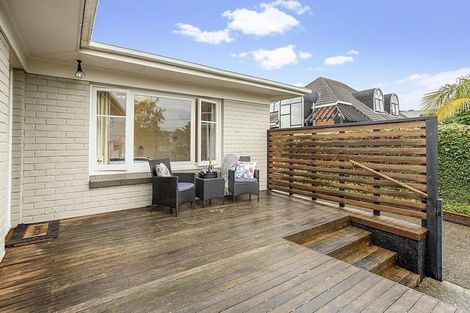 Photo of property in 1/2a Dallinghoe Crescent, Milford, Auckland, 0620