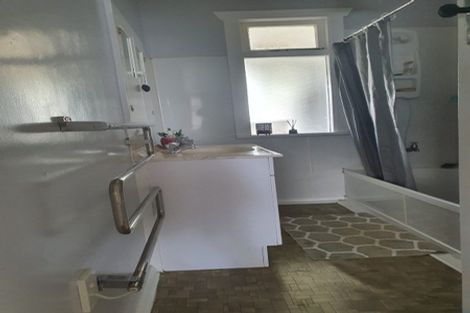 Photo of property in 180 College Street, Awapuni, Palmerston North, 4412