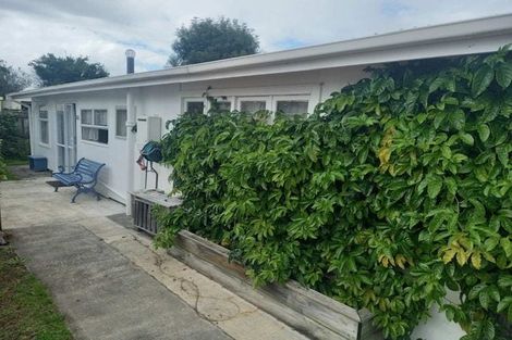 Photo of property in 14 Humphries Street, Greytown, 5712