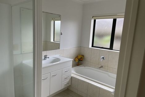 Photo of property in 6 Franshell Crescent, East Tamaki, Auckland, 2013