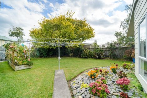 Photo of property in 6 Dunk Place, Milson, Palmerston North, 4414