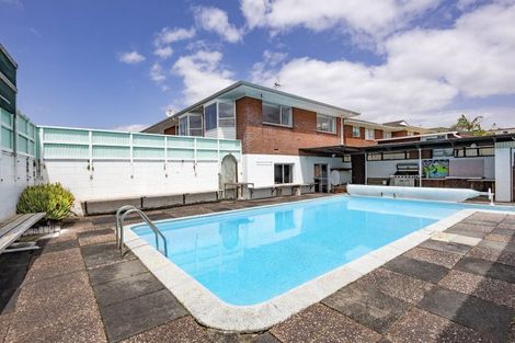 Photo of property in 174 Royal Road, Massey, Auckland, 0614