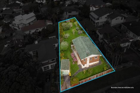 Photo of property in 1 Braemar Road, Rothesay Bay, Auckland, 0630