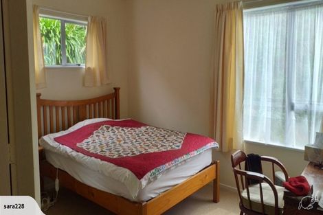 Photo of property in 2b Sunhaven Drive, Newlands, Wellington, 6037