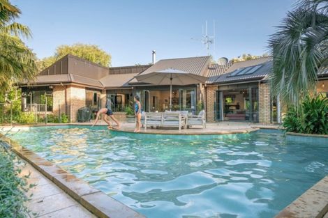 Photo of property in 260 Thornton Road, Cambridge, 3496