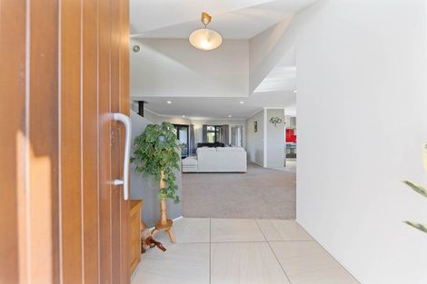Photo of property in 27 Kinder Street, Acacia Bay, Taupo, 3330