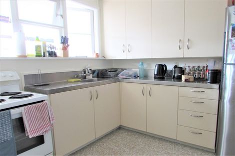 Photo of property in 121 Kings Crescent, Hutt Central, Lower Hutt, 5010