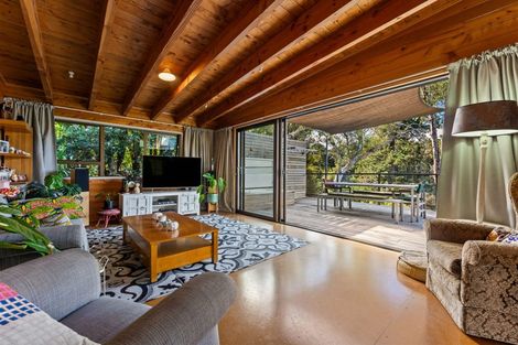 Photo of property in 9 Ferndale Avenue, Leigh, 0985