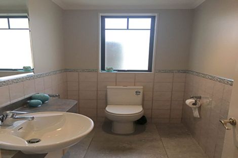 Photo of property in 11 Anaheim Boulevard, Shamrock Park, Auckland, 2016