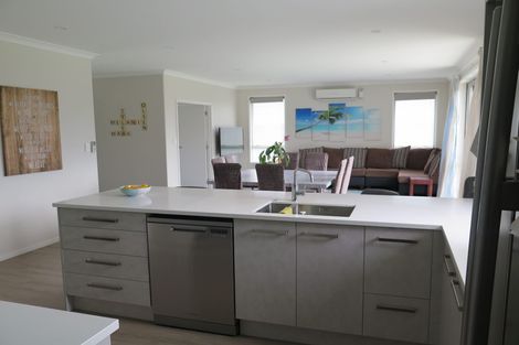 Photo of property in 8 Kayelene Place, Omokoroa, 3114