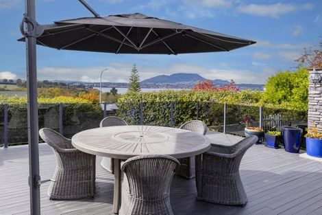 Photo of property in 2 Scenic Heights, Acacia Bay, Taupo, 3330