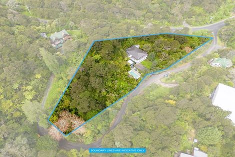 Photo of property in 1-9 Deirdre Place, Titirangi, Auckland, 0604