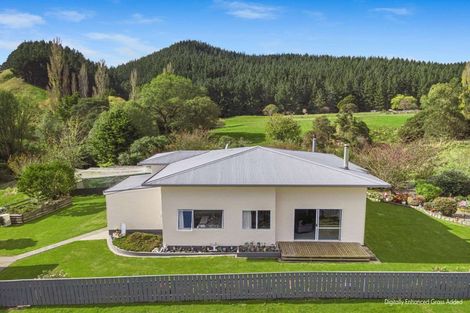 Photo of property in 608 Ongo Road, Hunterville, 4782