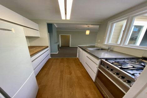 Photo of property in 3/38 Edinburgh Terrace, Berhampore, Wellington, 6023