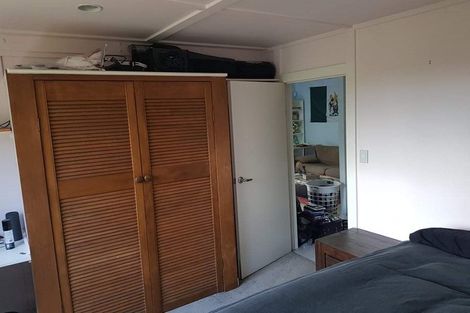 Photo of property in 7 Glen Vista Place, Bayview, Auckland, 0629