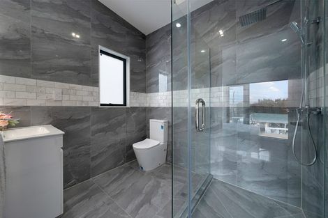 Photo of property in 3/13 Sarona Avenue, Glen Eden, Auckland, 0602