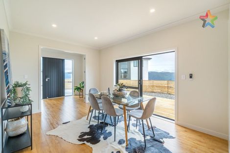 Photo of property in 12 Poto Road, Normandale, Lower Hutt, 5010