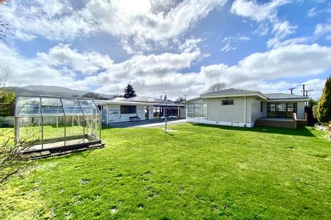 Photo of property in 6 York Avenue, Heretaunga, Upper Hutt, 5018