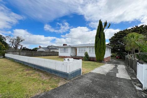 Photo of property in 41 St Leonards Road, Kelston, Auckland, 0602