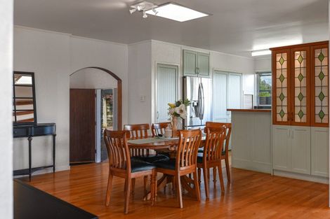 Photo of property in 6 Pah Road, Kawaha Point, Rotorua, 3010