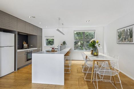 Photo of property in 17 Saddleback Grove, Karori, Wellington, 6012