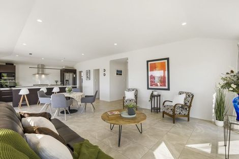 Photo of property in 47 Beachwood Drive, Hatfields Beach, Orewa, 0931