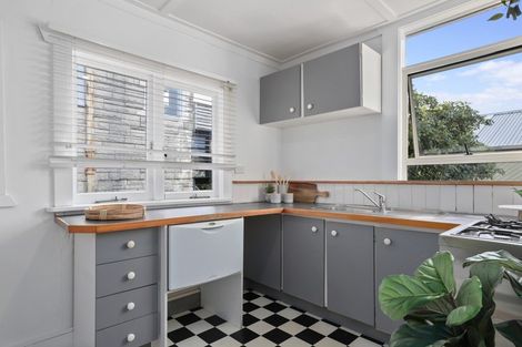 Photo of property in 14 King Edward Parade, Devonport, Auckland, 0624