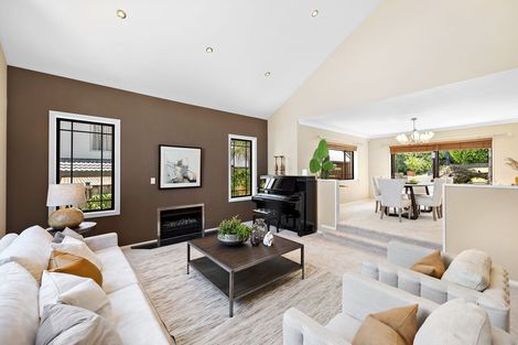 Photo of property in 4 Bejoy Rise, East Tamaki Heights, Auckland, 2016