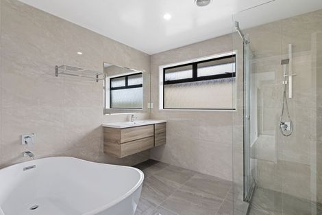 Photo of property in 4 Dianthus Place, Browns Bay, Auckland, 0630