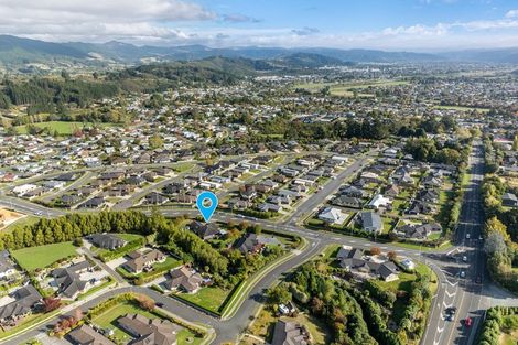 Photo of property in 140 Norana Road, Timberlea, Upper Hutt, 5018