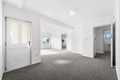 Photo of property in 35 Eastglen Road, Glen Eden, Auckland, 0602