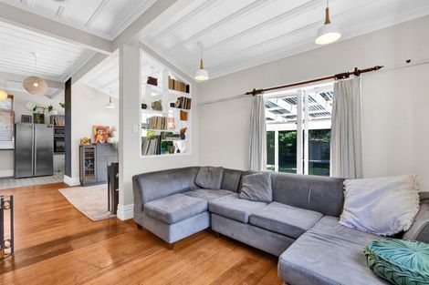 Photo of property in 192 Tukapa Street, Westown, New Plymouth, 4310