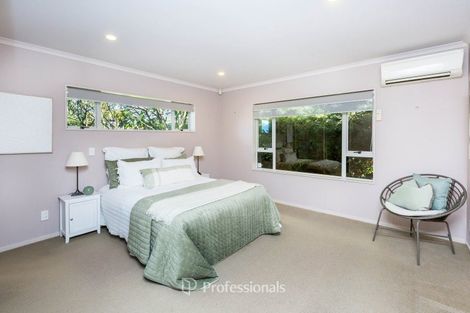 Photo of property in 10 Mcewen Crescent, Riverstone Terraces, Upper Hutt, 5018