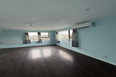 Photo of property in 3/1 Rebecca Rise, Weymouth, Auckland, 2103