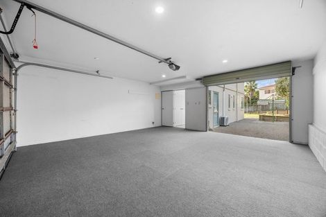 Photo of property in 68 Marina View Drive, West Harbour, Auckland, 0618