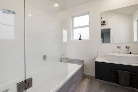 Photo of property in 34 Banbury Crescent, Fairfield, Hamilton, 3214